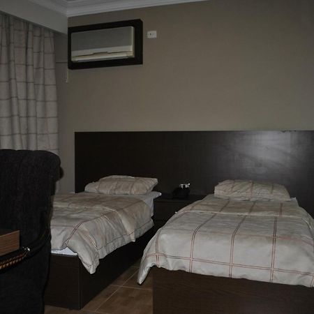 Alballouti Hotel Suites Amman Esterno foto