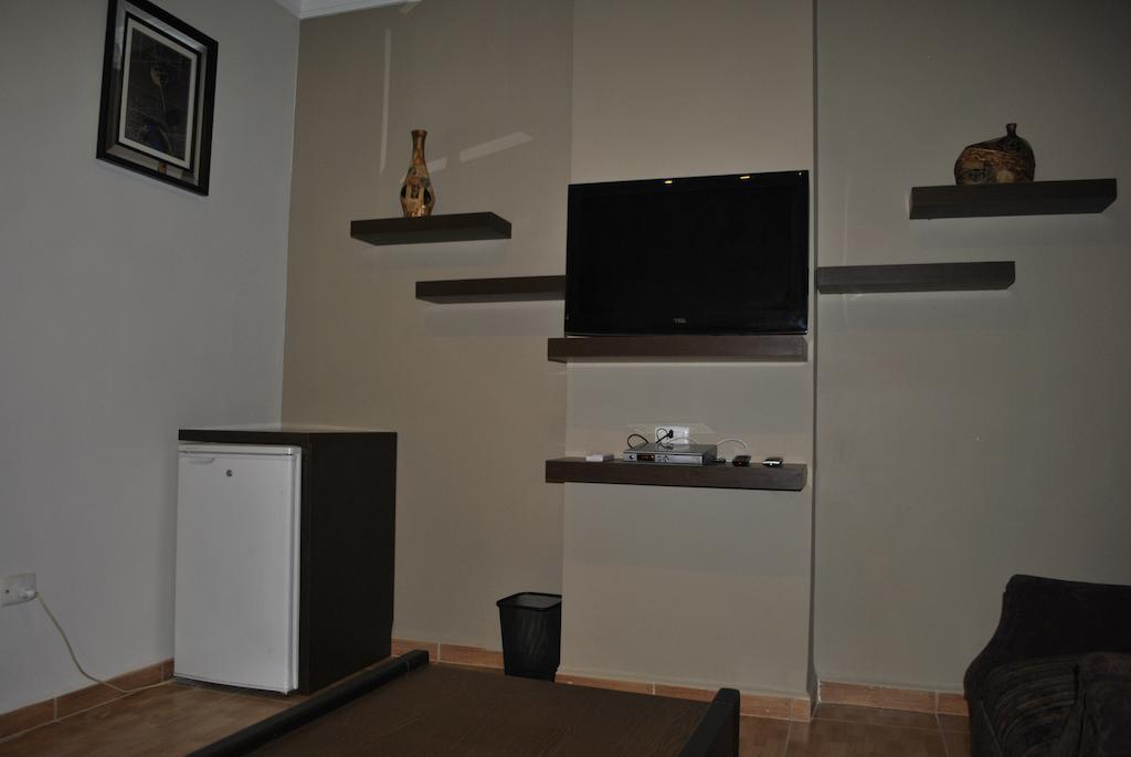 Alballouti Hotel Suites Amman Esterno foto