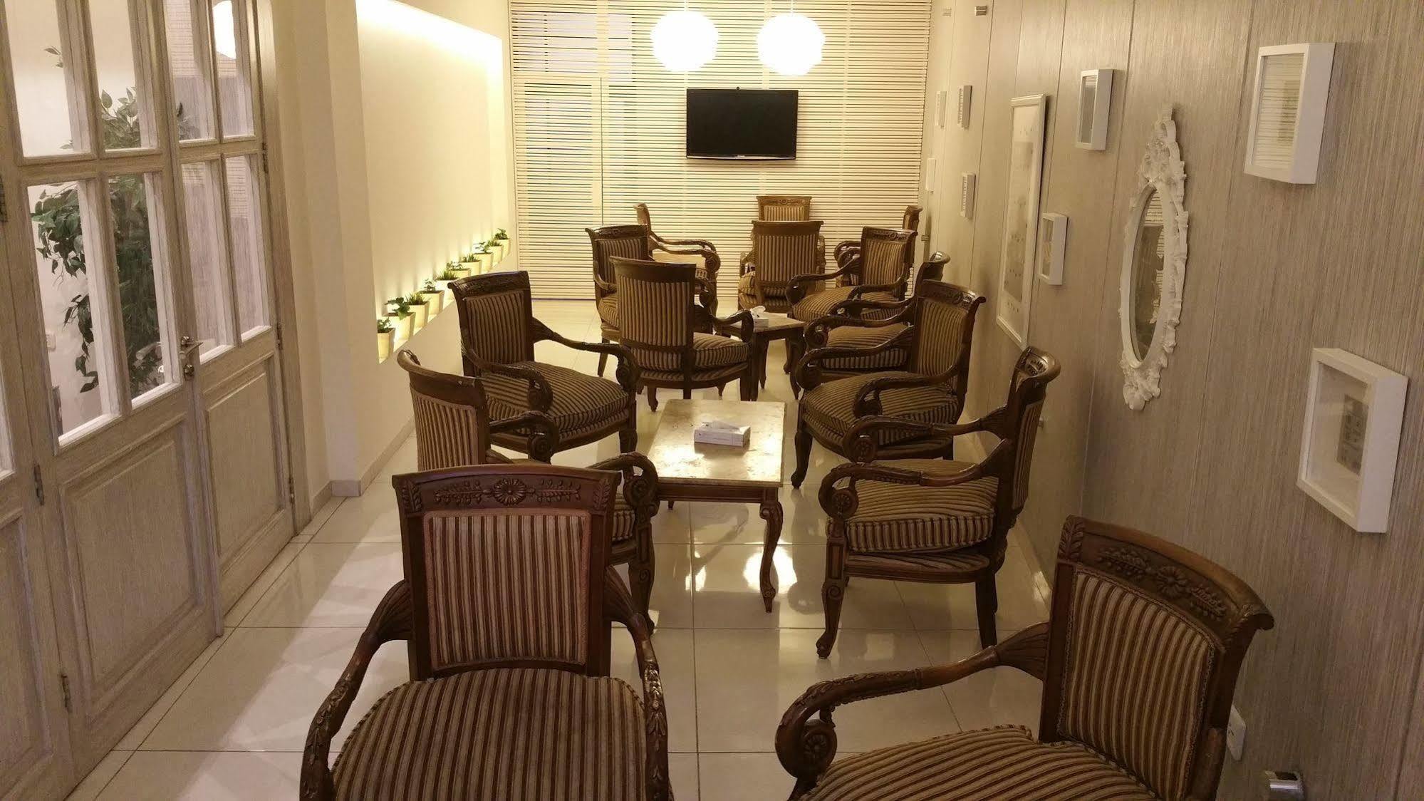 Alballouti Hotel Suites Amman Esterno foto