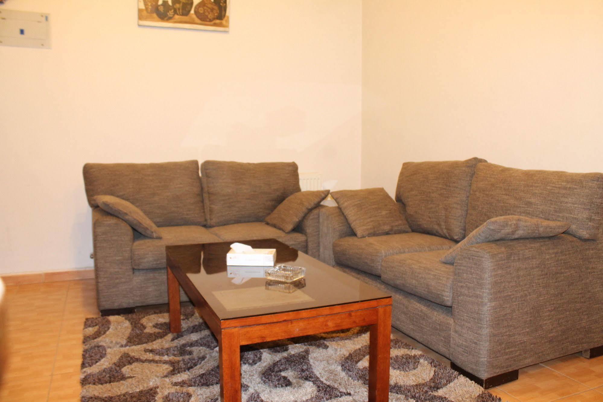 Alballouti Hotel Suites Amman Esterno foto