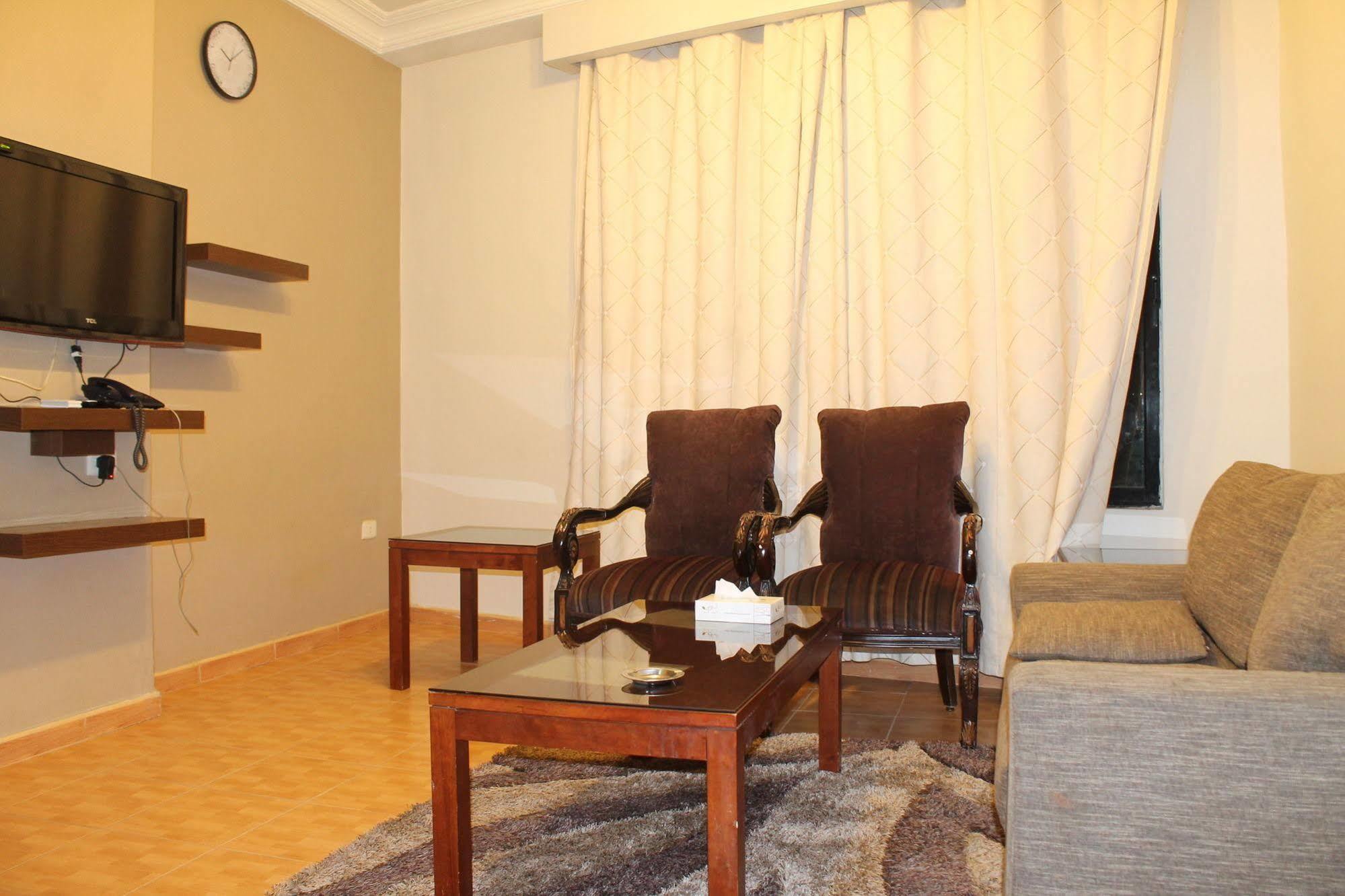 Alballouti Hotel Suites Amman Esterno foto